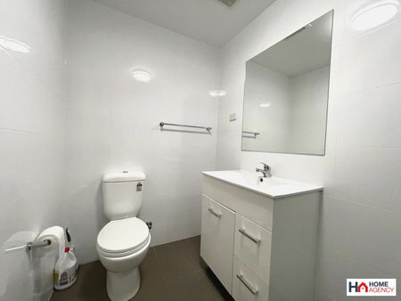 SITUATED IN THE HEART OF LIVERPOOL - Photo 4