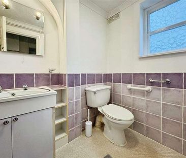 Blandford Road, Reading, Berkshire, RG2 - Photo 2