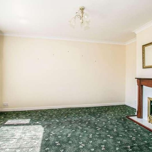 Blenheim Crescent, Hordle, SO41 - Photo 1