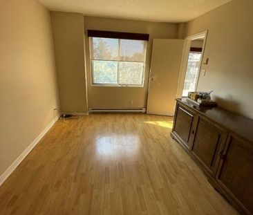 2 CH - 1 SDB - Côte Saint-Luc - $1,645 /mo - Photo 1