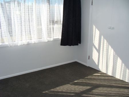 3 Bedroom Home in Waitara - Photo 3