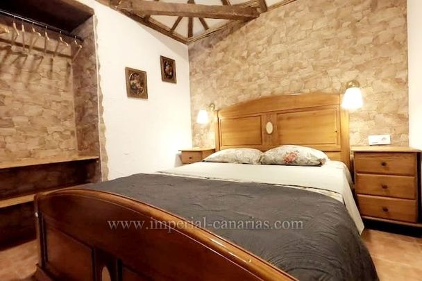 Se alquila por temporadas típica casita canaria de dos dormitorios, en Puerto de La Cruz, zona de Playa Jardín. Un verdadero oasis. - Photo 1