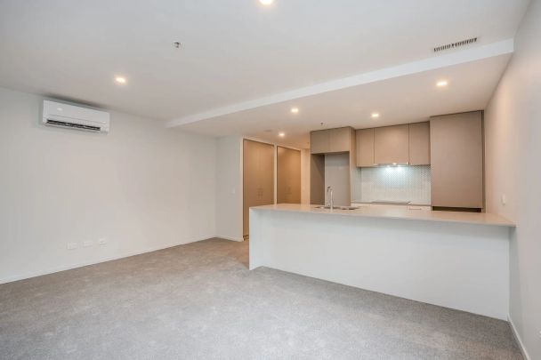 One Bedroom Apartment, Resort Style Living - Photo 1