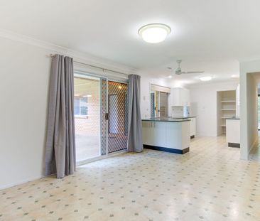 Lowset – 4 Bedroom in Cleveland - Photo 2
