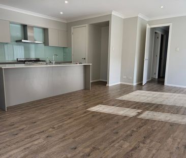 LOVELY FAMILY HOME - Photo 6