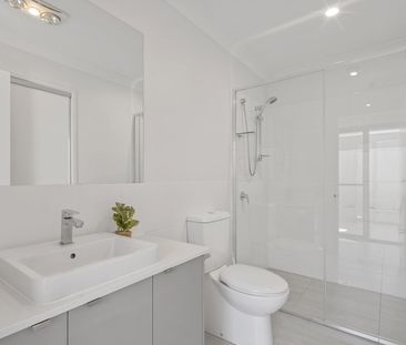 SECURE, MODERN LIVING WITH GAS COOKING!! - Photo 5