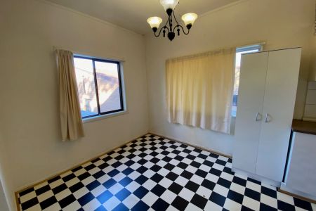 Neat 2-Bedroom Home in a Quiet Location - Photo 3