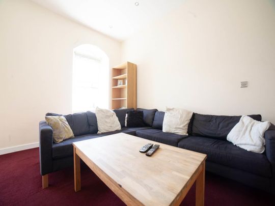 Flat 2, Seion Chapel Ambrose Street - Photo 1
