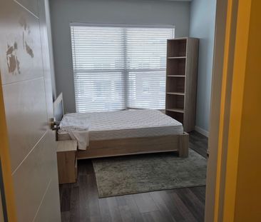 For Lease - 62 Balsam Street, Waterloo, Ontario - Photo 3