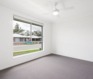 3 bedrooms, PLUS STUDY - the living space in this property is compa... - Photo 5