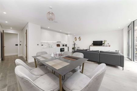 Remarkable modern apartment with 24/7 concierge, enviably located 0.2 miles to St. James's Park and Victoria stations. 2 double bedrooms, 2 bathrooms, beautifully furnished. - Photo 3