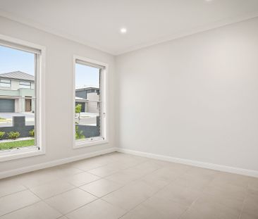 BRAND NEW 5 BEDROOM HOME IN GREAT LOCATION! - Photo 4