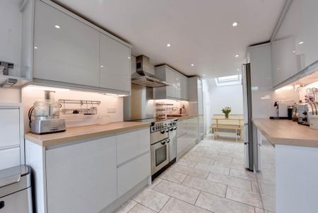 3 bedroom terraced house to rent - Photo 5