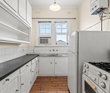 Low maintenance unit in the perfect beachside location - Photo 5