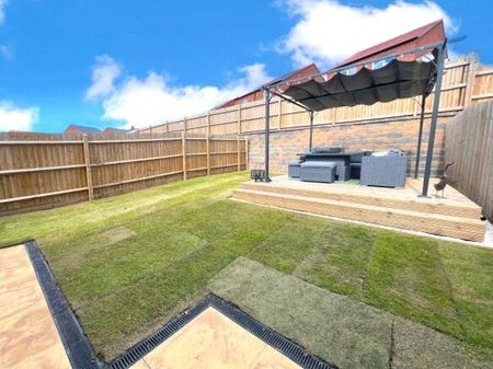 3 bedroom semi-detached house to rent - Photo 2