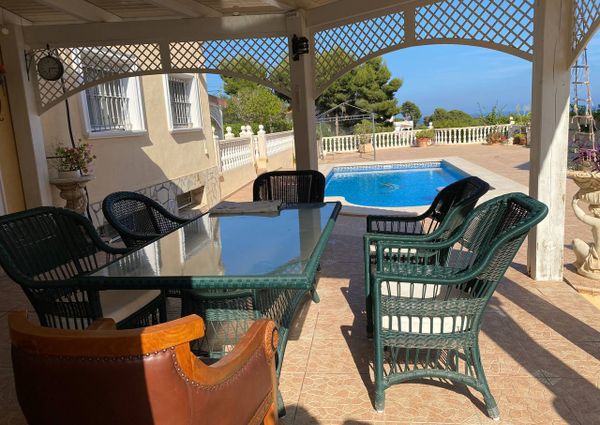 LONG TERM RENTAL Beautiful villa with sea views for rent in Benissa coast with 5 bedrooms.