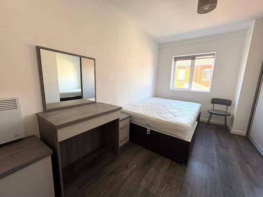 1 bedroom in a house share to rent - Photo 1