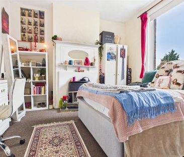 4 bedroom terraced house to rent - Photo 3