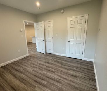 813 Glengarry Place - Photo 2