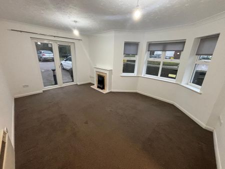2 bedroom ground floor flat to rent - Photo 2