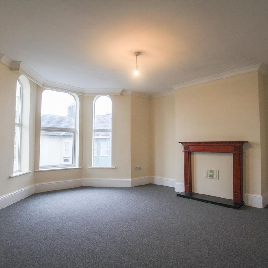 Queens Road, Lowestoft - Photo 1