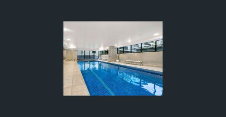 Modern 1 Bedroom with Balcony & Winter Garden Above World Square - Photo 3