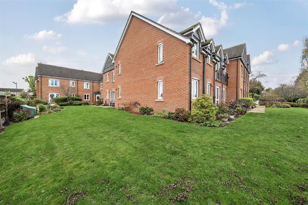 New Hall Lodge, Sutton Coldfield - Photo 4