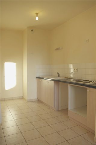 Location Appartement 2 pièces 54m² BAYEUX 14400 - Photo 2