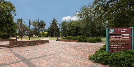 Spacious 3-Bedroom Oasis - Photo 3
