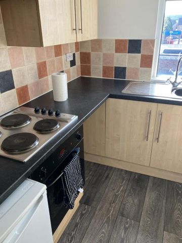 2 bedroom flat to rent - Photo 5