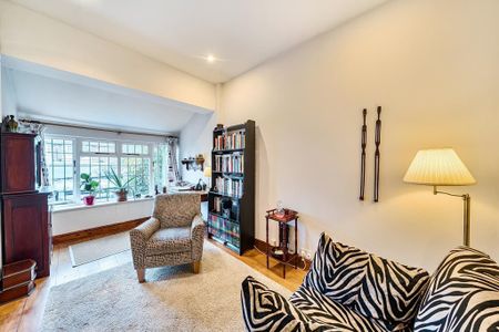 4 bedroom detached house to rent - Photo 2