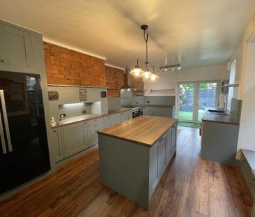 4 bedroom terraced house to rent - Photo 6