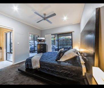 Immaculate Family Home in Prime Location - Photo 6