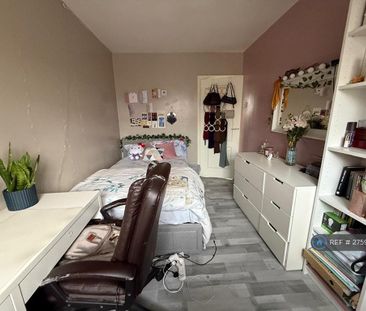 4 bedroom terraced house to rent - Photo 6