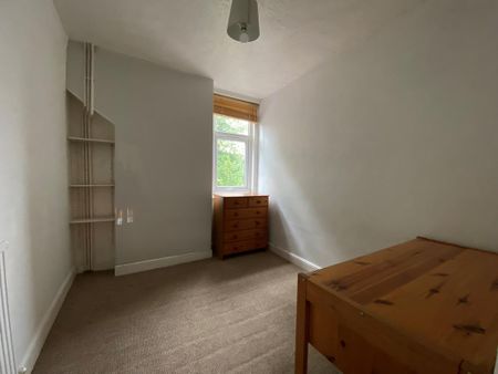 4 bedroom terraced house to rent - Photo 2