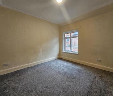 1 Glandore Gardens, Belfast, BT15 3FF - Photo 3