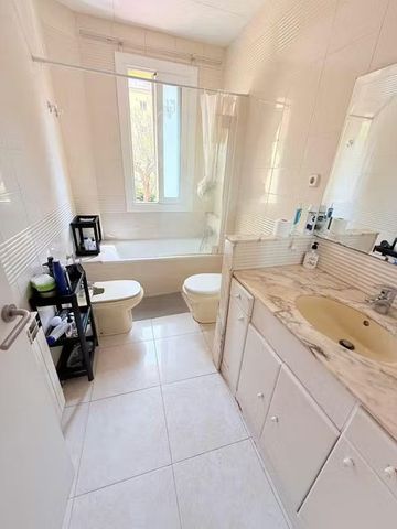 Carrer dels Cavallers, Barcelona, Catalonia 08034 - Photo 2