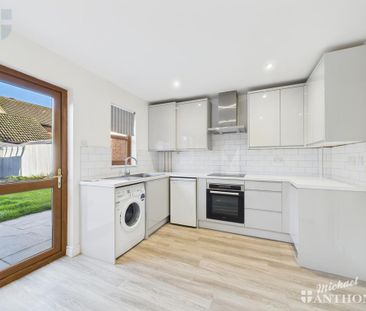 2 bedroom end of terrace house to rent - Photo 3