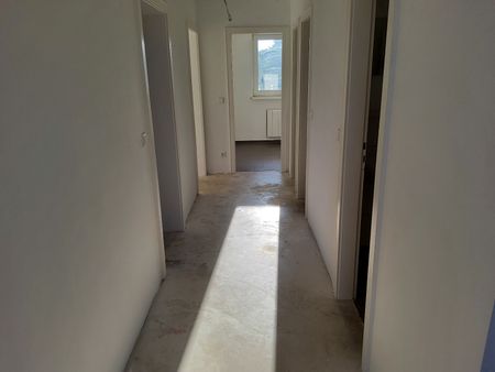 Großzügige 3-Zimmer-Wohnung in Detmerode // 3.OG Wohnung 1 - Foto 2