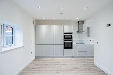 2 bedroom end of terrace house to rent - Photo 3