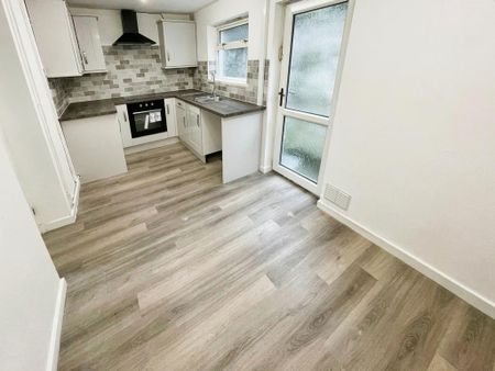 2 bedroom terraced house to rent - Photo 3