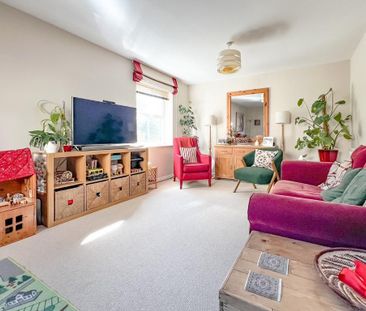 4 bedroom detached house to rent - Photo 1