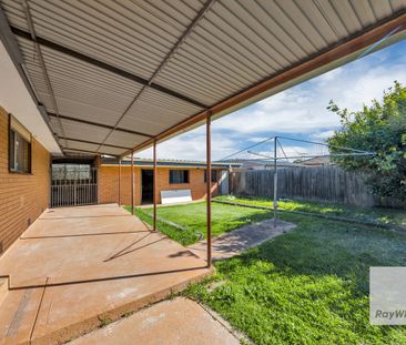 Comfortable Family Home in a Convenient Kings Park Location - Photo 4