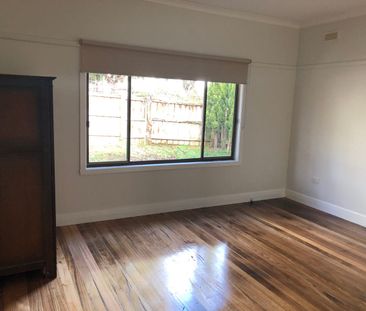 Close to Parks, Transport and Schools! - Photo 2