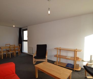 2 bedroom flat to rent - Photo 3