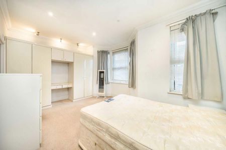 3 bedroom flat to rent - Photo 3