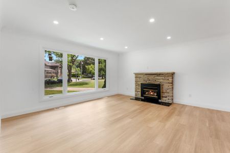 For Lease - 10 West Hampton Road, St. Catharines, Ontario - Photo 2