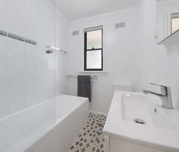 Freshly Renovated Coastal Home - Lawn Maintenance Included - Photo 6