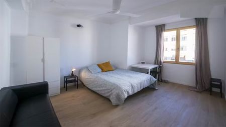 Avenida de Peris y Valero, Valencia, Valencian Community 46006 - Photo 2