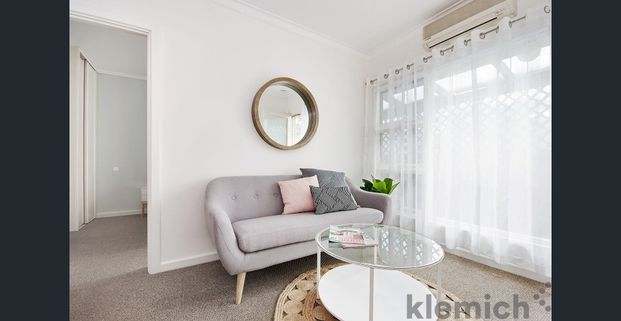 Cute as a Button. - Photo 1